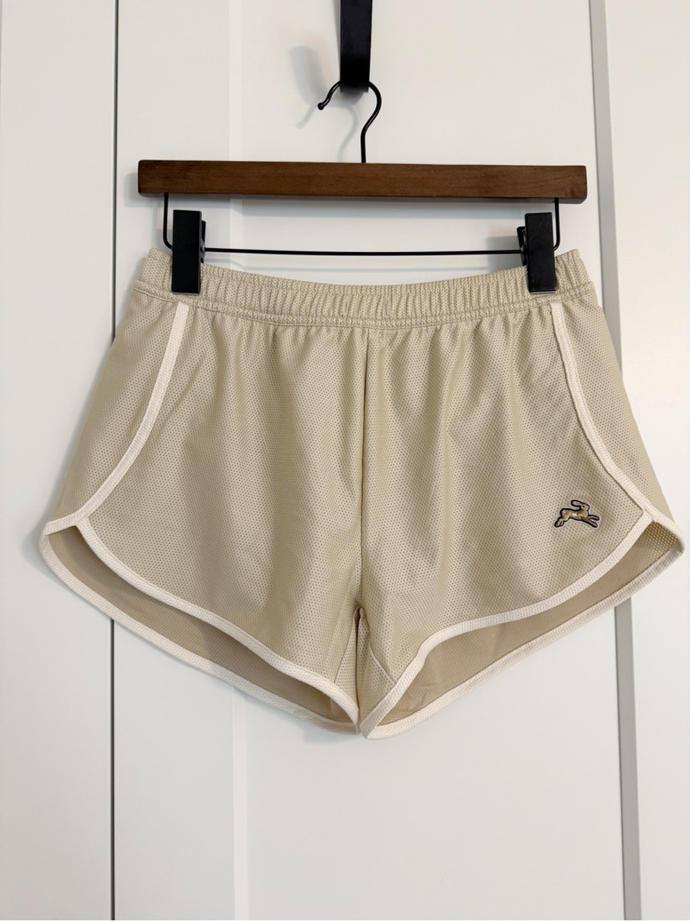 Tracksmith Women’s Small 2.5” Inseam Van Cortlandt Split Shorts Beige